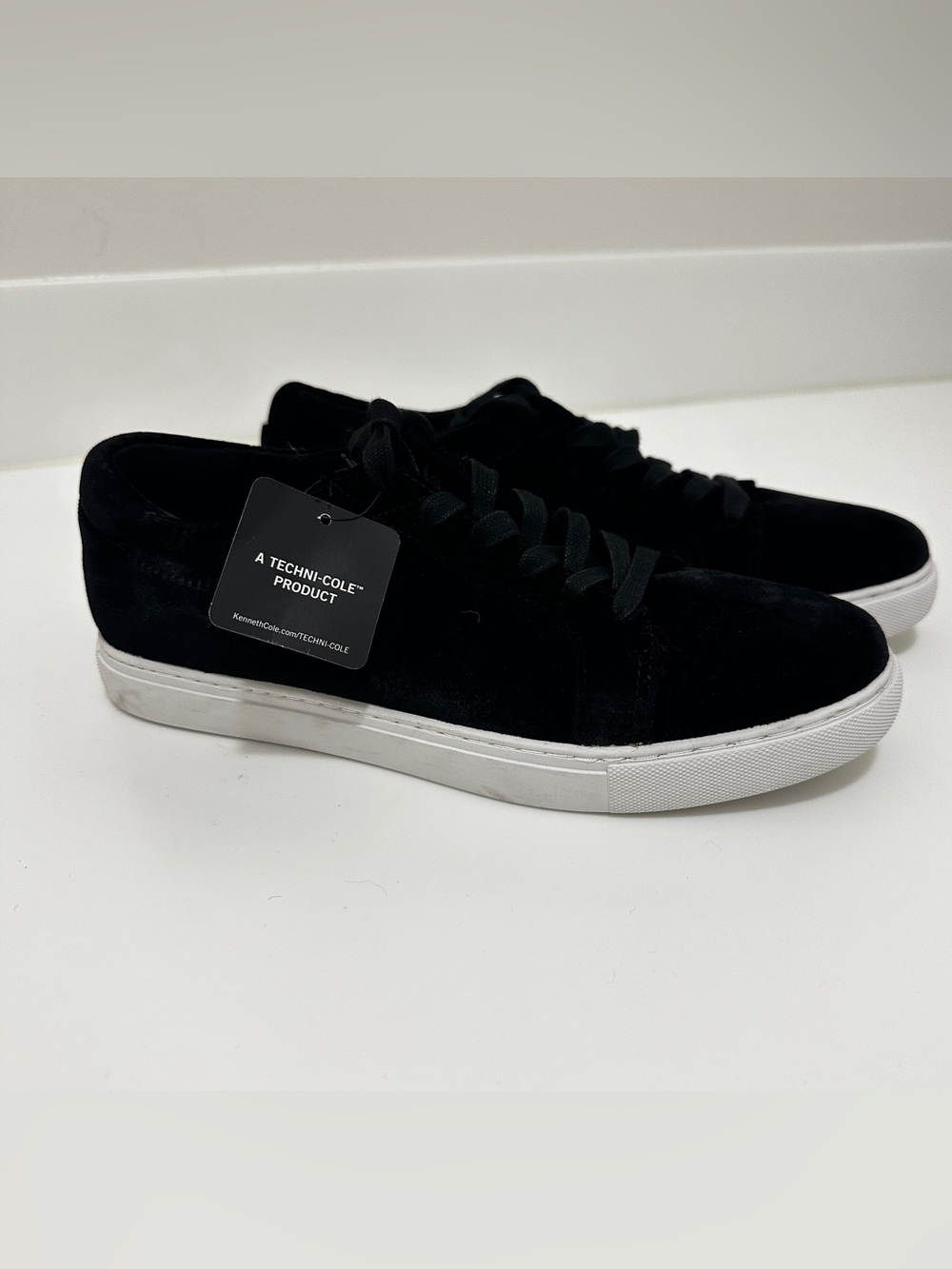 Kenneth Cole New York Black Velvet Sneakers Women’s With Silver Detail 8.5 NWT